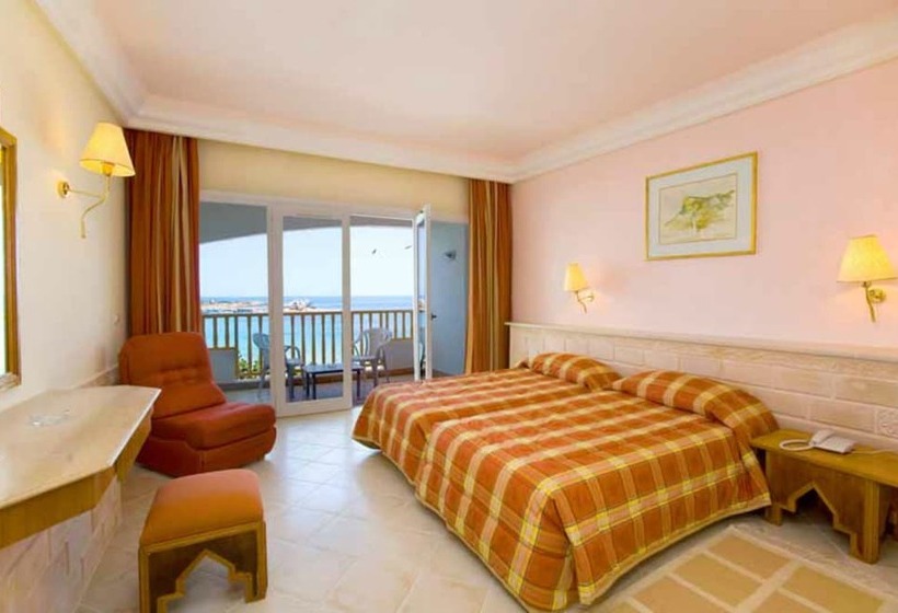 חדר סטנדרט לשלושה, El Habib