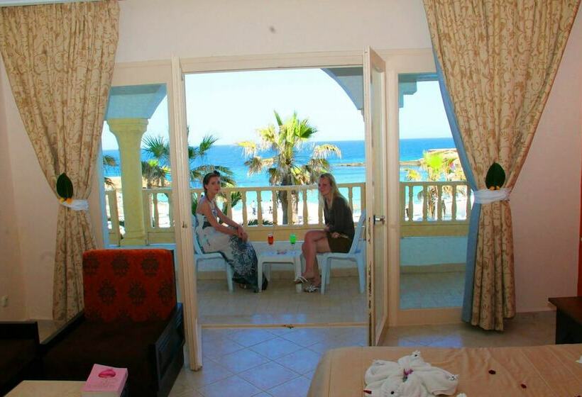 חדר סטנדרט לשלושה, El Habib