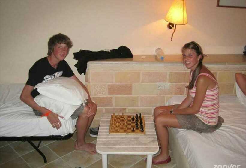 חדר סטנדרט לשלושה, El Habib