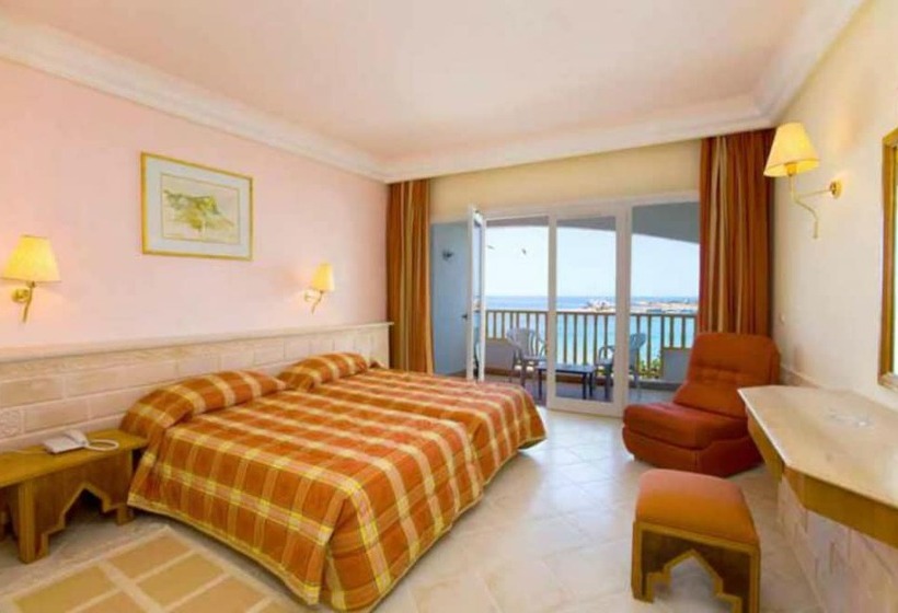 חדר סטנדרט לשלושה, El Habib