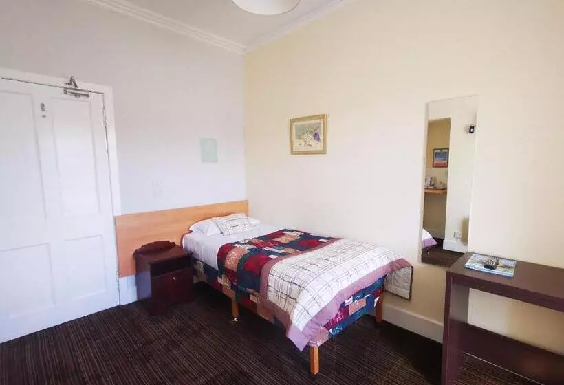 Habitación Estàndard Individual, Dreadnought