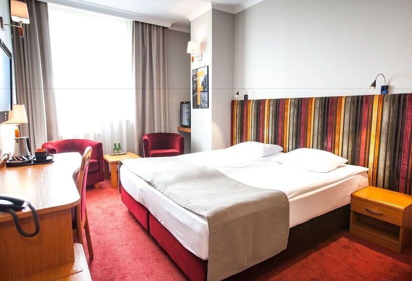 اتاق استاندارد, Filmar