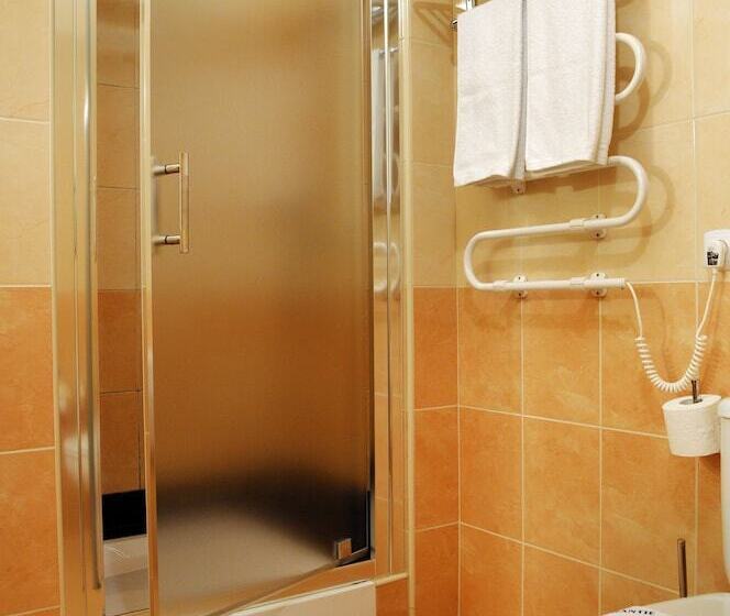 اتاق استاندارد سه نفره, Filmar