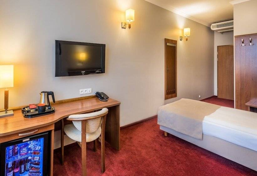 اتاق استاندارد سه نفره, Filmar