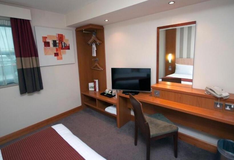 חדר סטנדרט מותאם לאדם עם מוגבלויות, Holiday Inn Manchester Central Park By Ihg