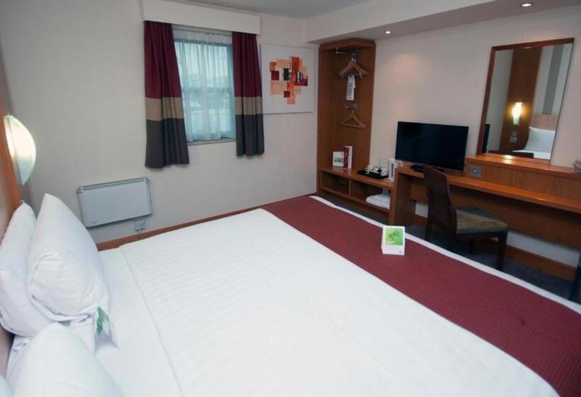 适合残疾人使用的标准间, Holiday Inn Manchester Central Park By Ihg