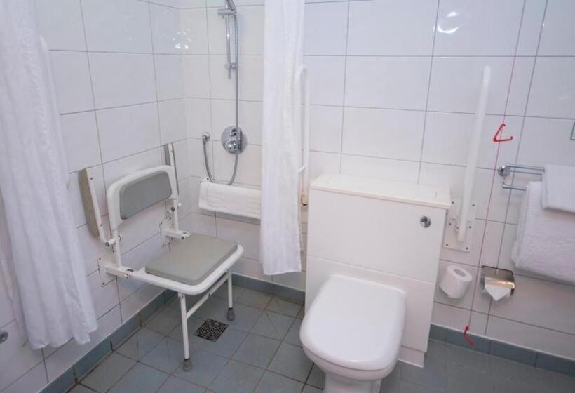 适合残疾人使用的标准间, Holiday Inn Manchester Central Park By Ihg