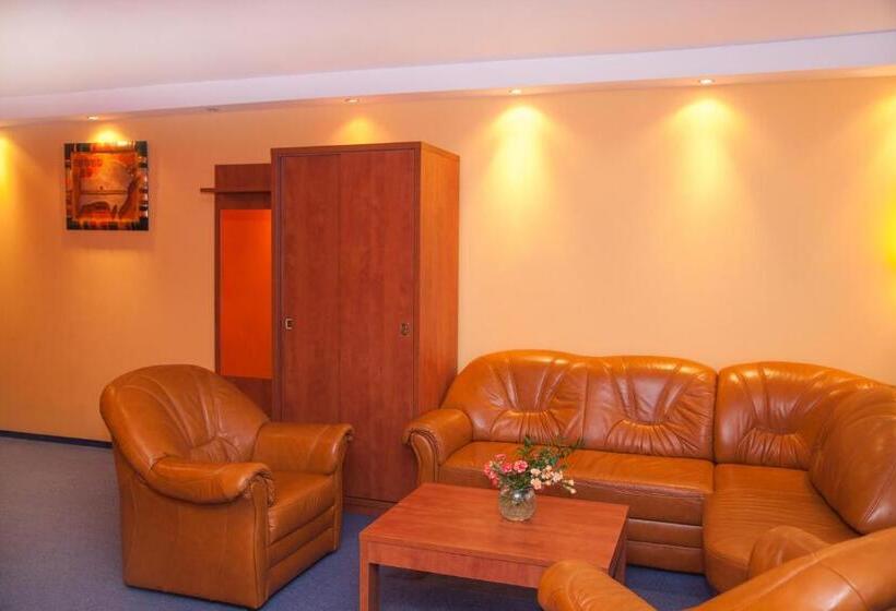 اتاق لوکس, Ikar