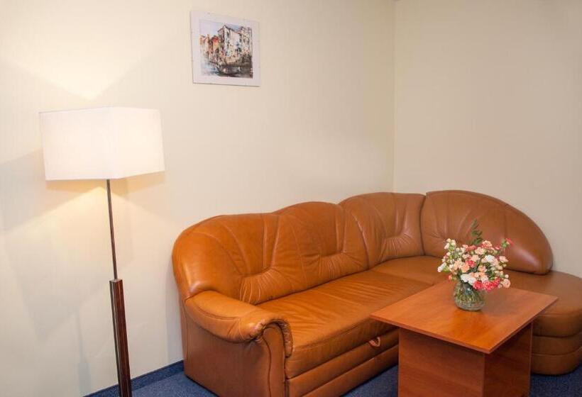 اتاق سوپریور, Ikar