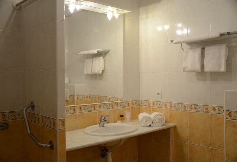 스탠다드 트리플 룸, Les Jardins De La Glaciere