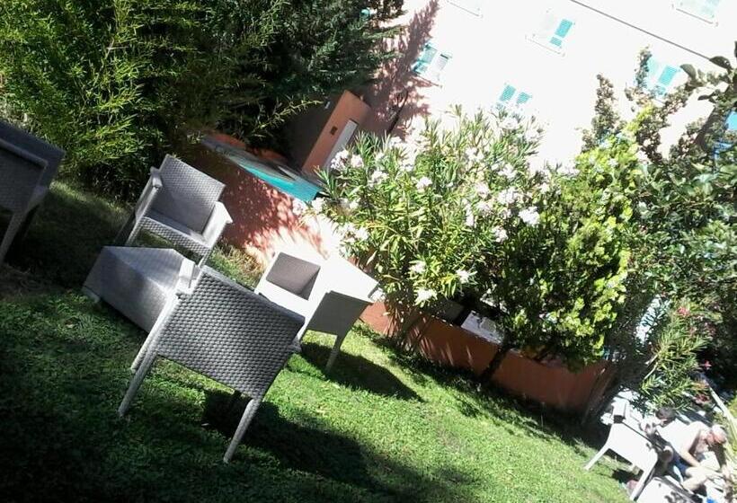 스탠다드 트리플 룸, Les Jardins De La Glaciere