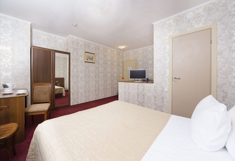 スタンダードルーム, Moyka 5