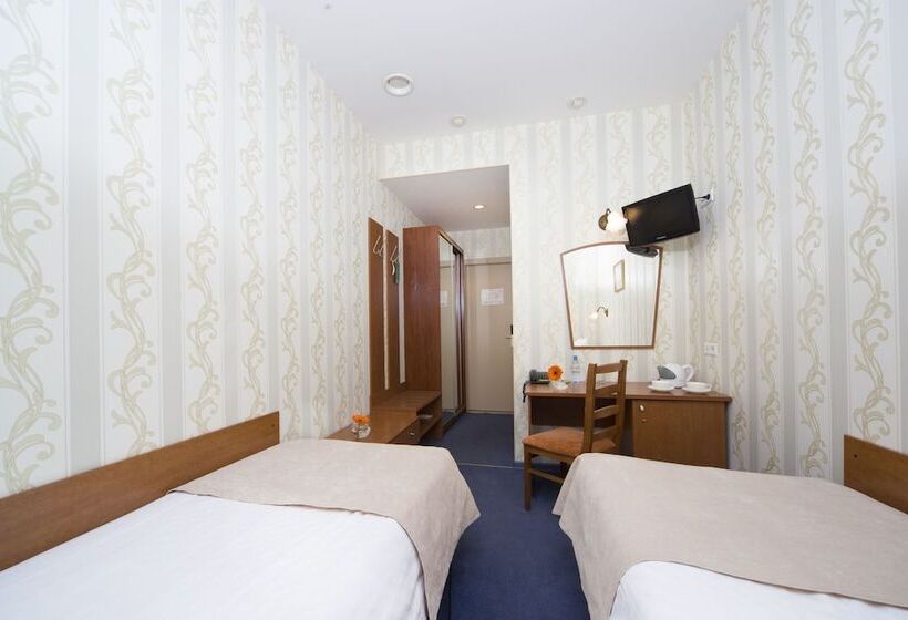 スタンダードルーム, Moyka 5