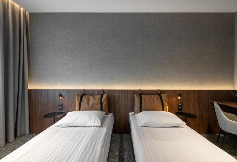 اتاق استاندارد, Pan Tadeusz