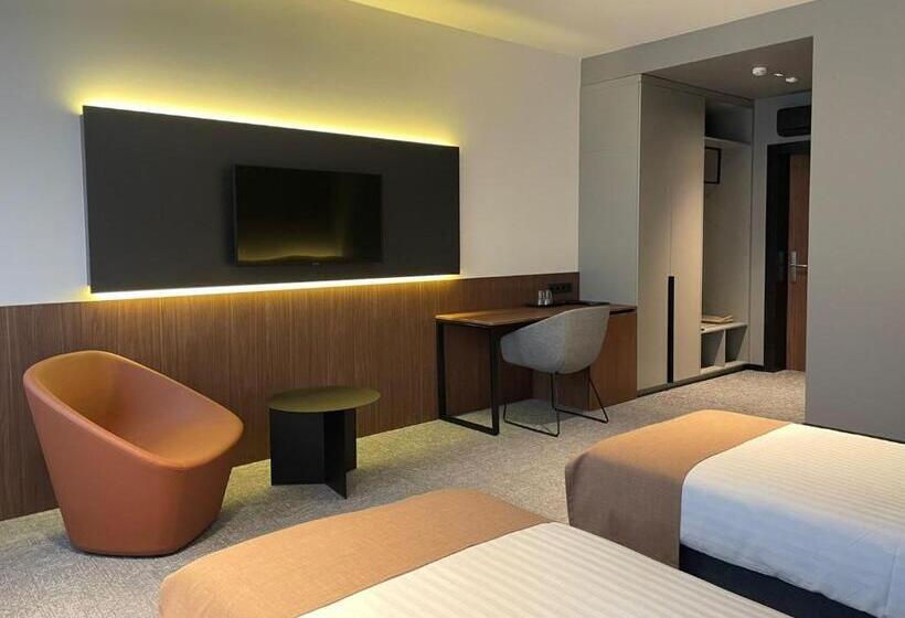 اتاق استاندارد, Pan Tadeusz