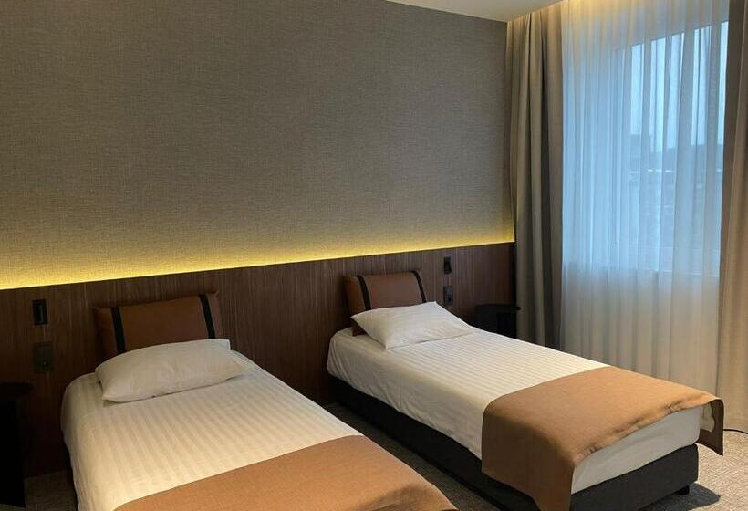 اتاق استاندارد, Pan Tadeusz