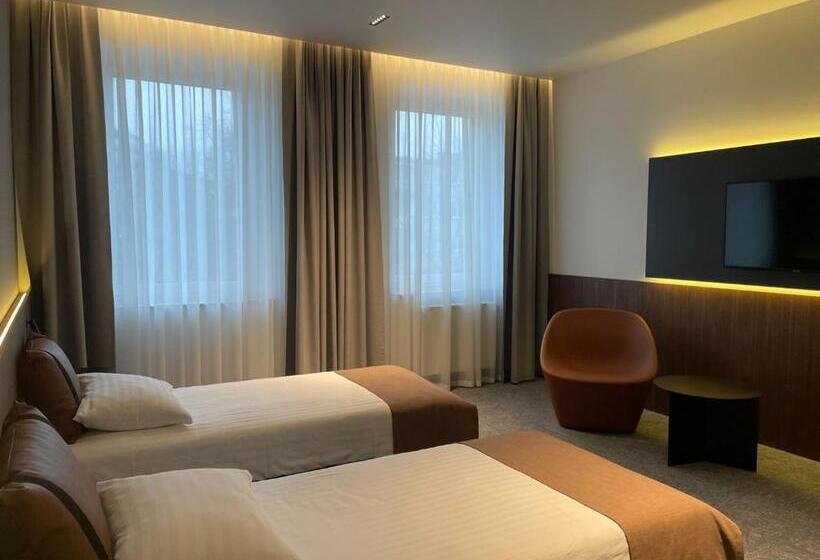 اتاق استاندارد, Pan Tadeusz