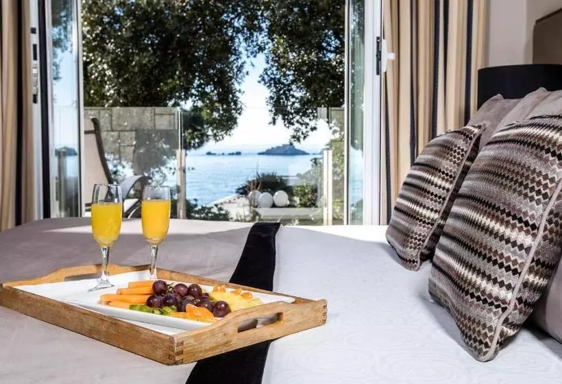 اتاق لوکس با بالکن و چشمانداز دریا, Royal Ariston