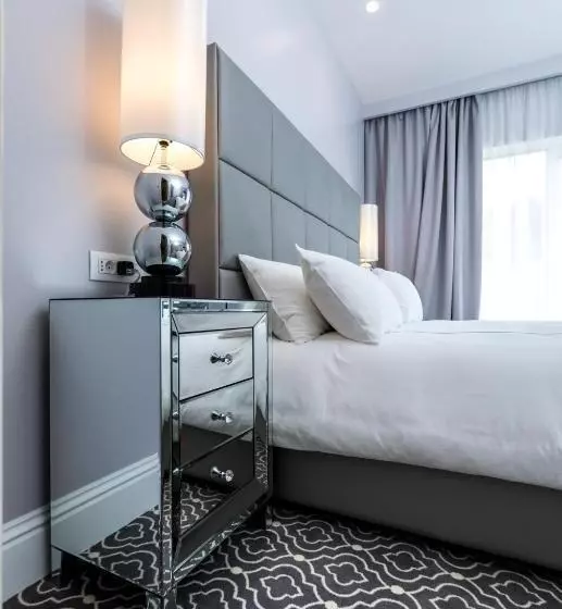 اتاق رویال, Royal Ariston