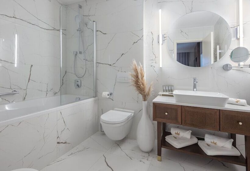 Deluxe Suite Sea View, Royal Ariston