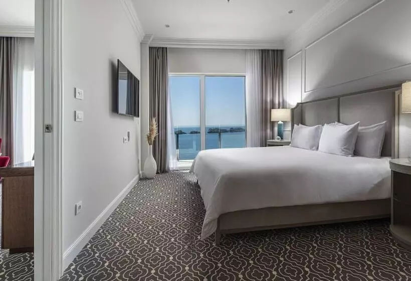 Deluxe Suite Sea View, Royal Ariston