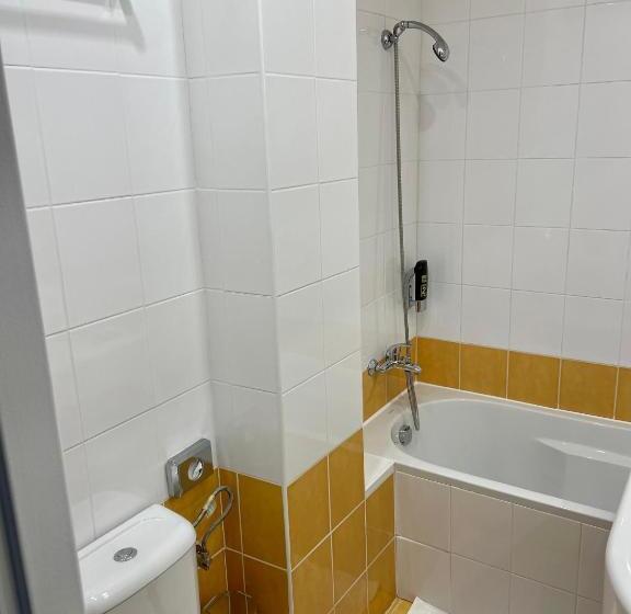 اتاق استاندارد, A1 Royal Plaza