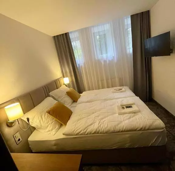 Economy-huone, A1 Royal Plaza