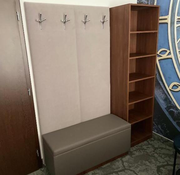 اتاق کلاسیک سه تخته, A1 Royal Plaza