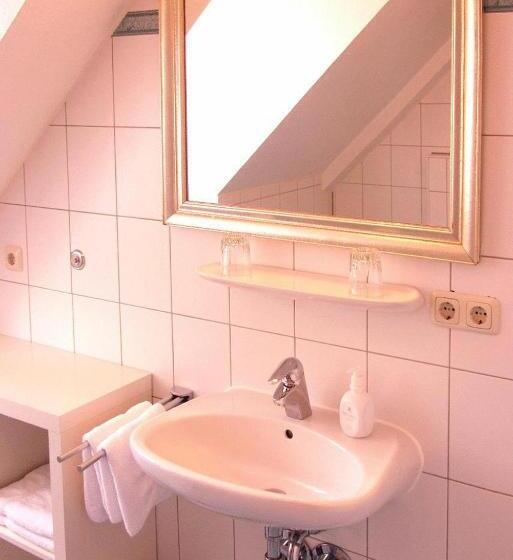 غرفة قياسية ثلاثية, Landhotel Hirsch