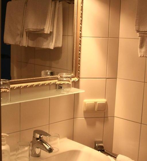 غرفة قياسية ثلاثية, Landhotel Hirsch