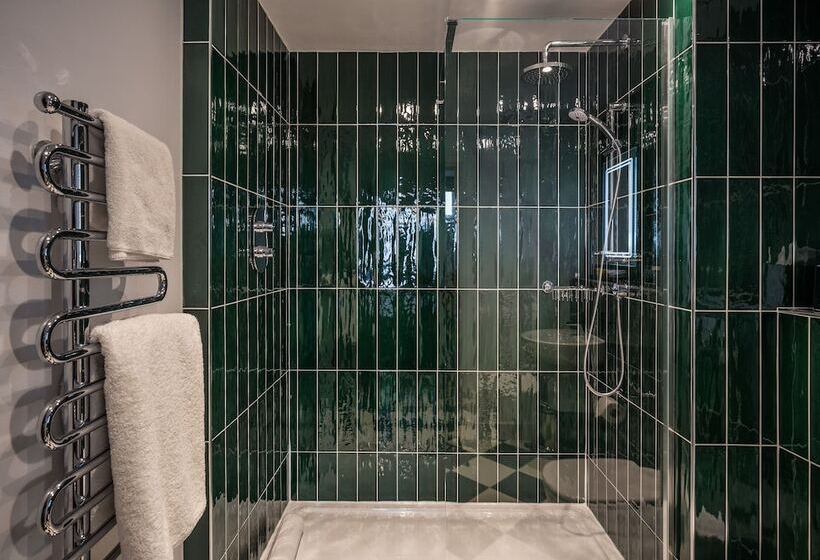 Номер Стандарт, Abode Manchester