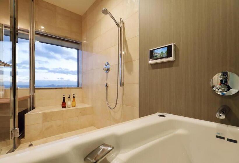 Президентский Люкс, Ana Crowne Plaza Okayama, An Ihg