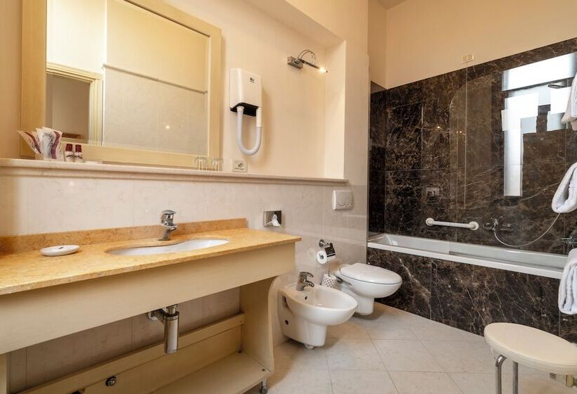 Superior Kamer, Bella Venezia