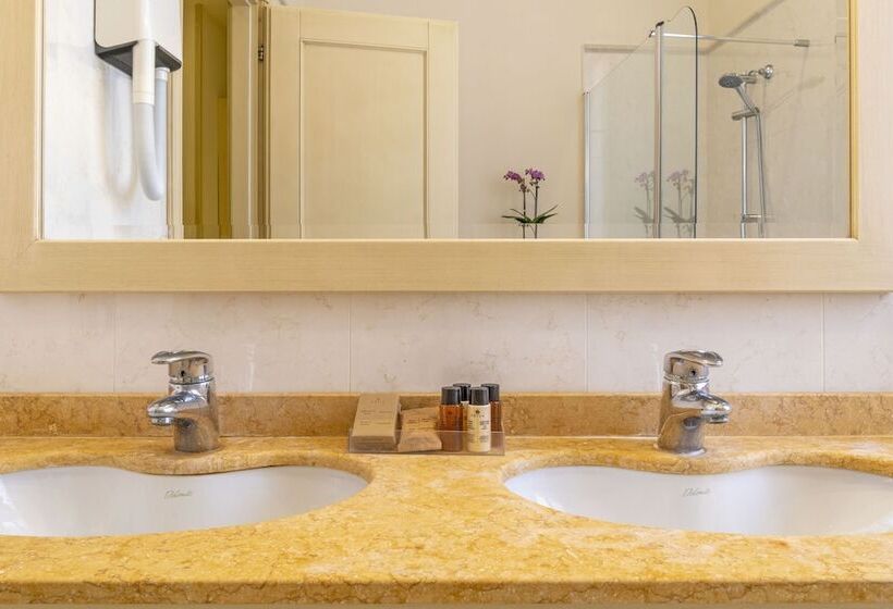 Superior Kamer, Bella Venezia