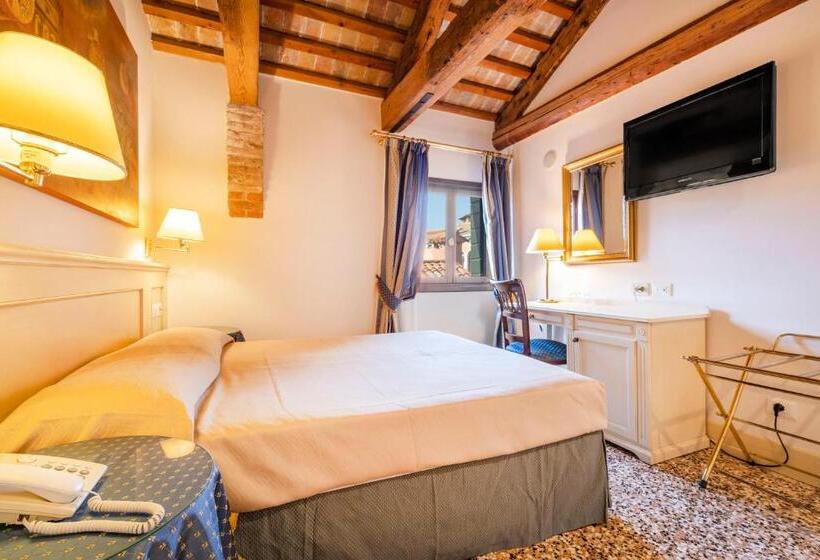 Eenvoudige Kamer, Bella Venezia