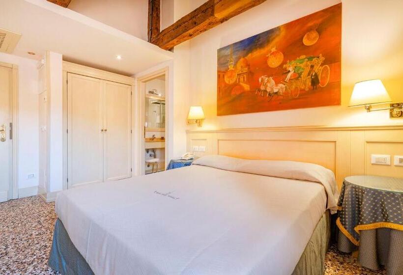 Eenvoudige Kamer, Bella Venezia