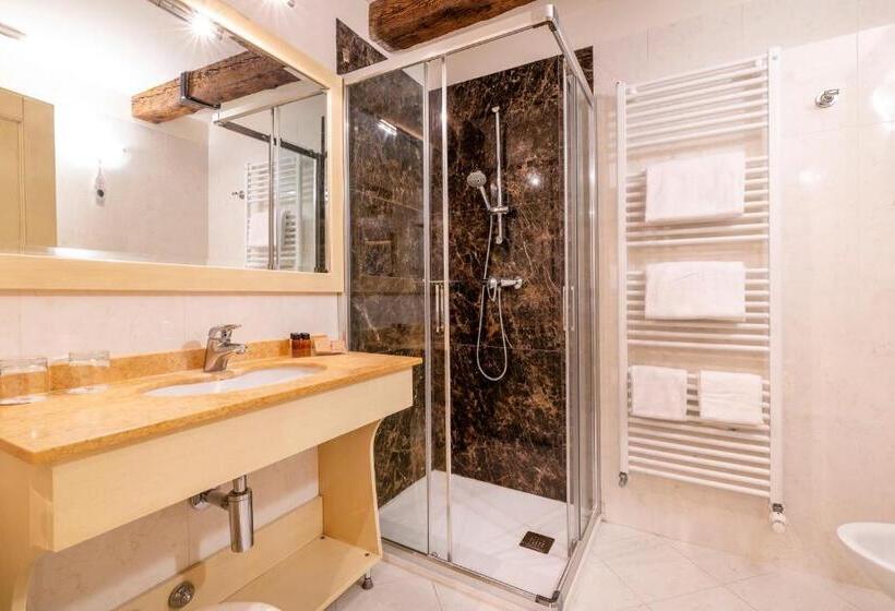 Eenvoudige Kamer, Bella Venezia