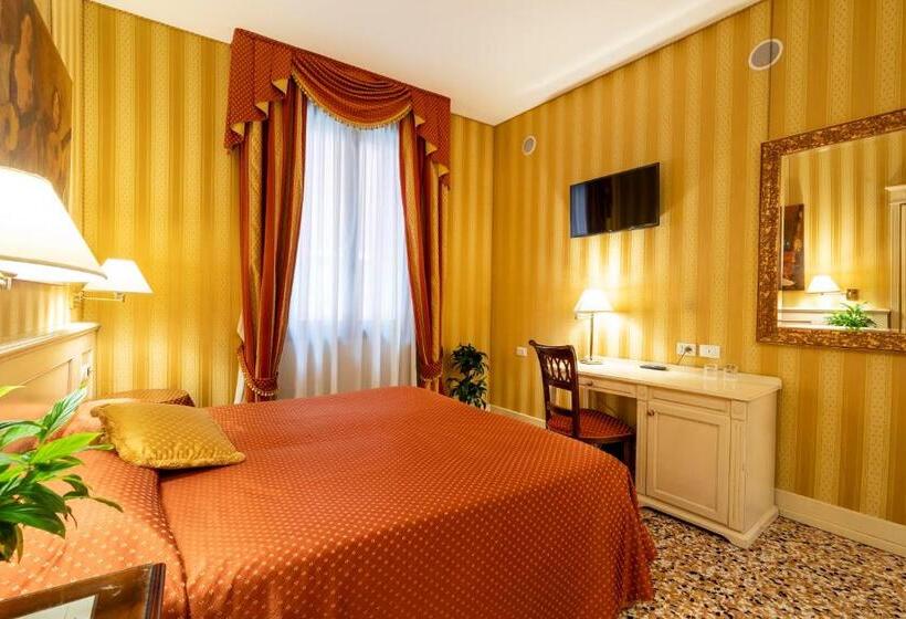 Superior Kamer, Bella Venezia