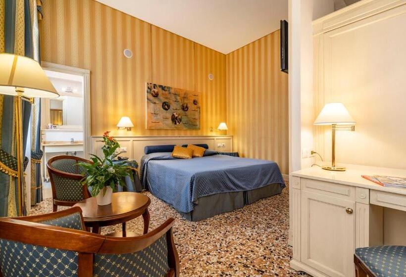 Superior Kamer, Bella Venezia