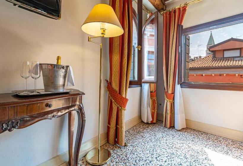 Deluxe Kamer met Uitzicht, Bella Venezia