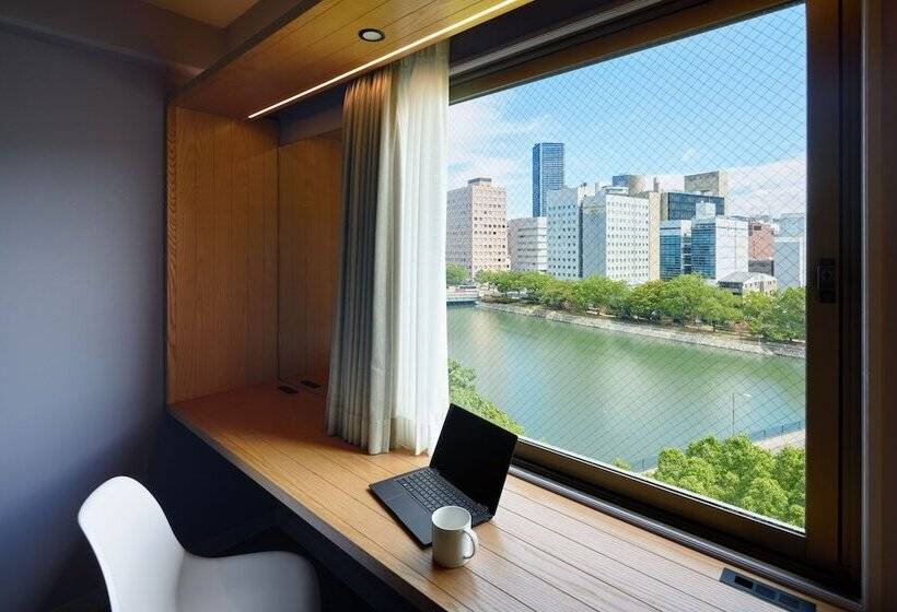 غرفة قياسية ثلاثية, En Hotel Hiroshima