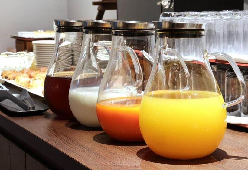 غرفة قياسية ثلاثية, En Hotel Hiroshima