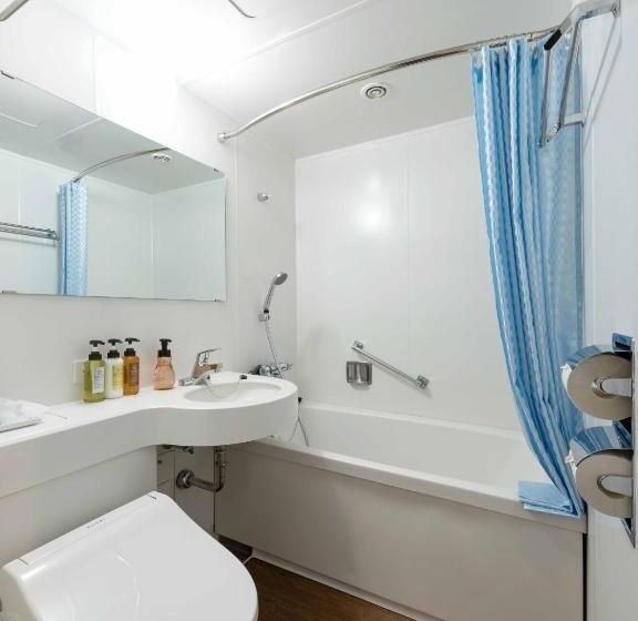 غرفة قياسية ثلاثية, En Hotel Hiroshima