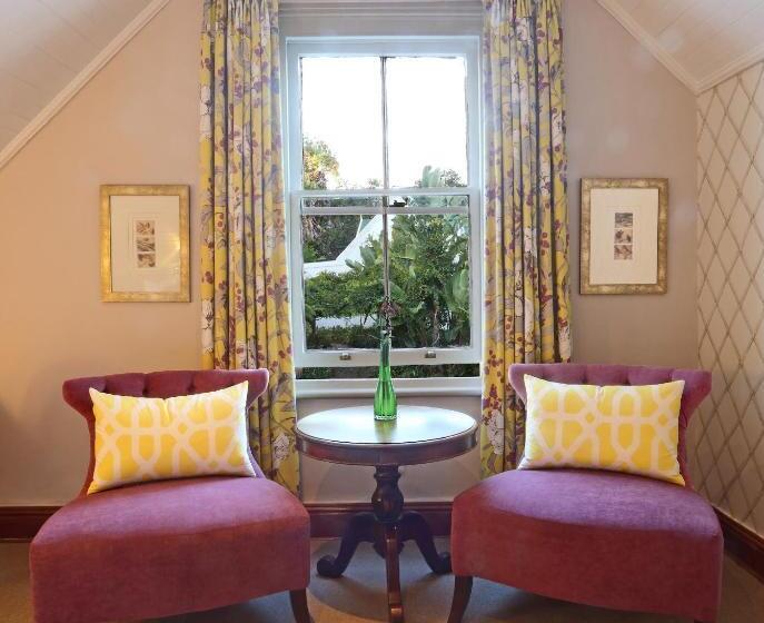 اتاق استاندارد, Falcons View Manor