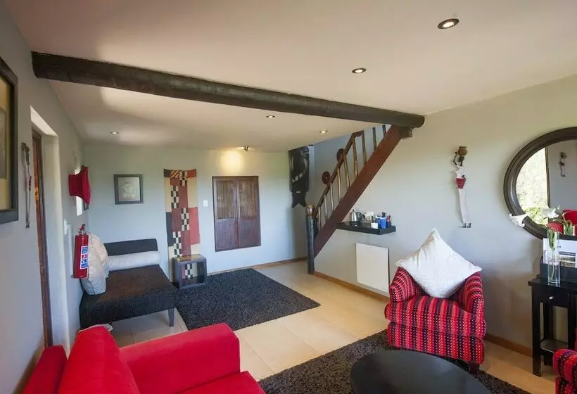سوییت خانوادگی, Hog Hollow Country Lodge