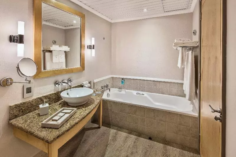 اتاق سوپریور, Le Suffren Hotel & Marina