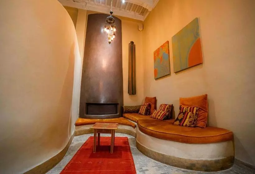 سوئیت مستر, Maison Mk Adults Only Music Riad