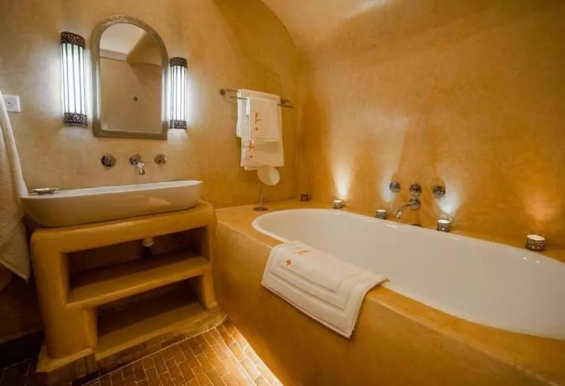سوییت, Maison Mk Adults Only Music Riad