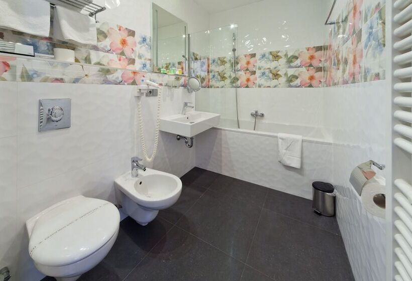 اتاق استاندارد, Prague Inn