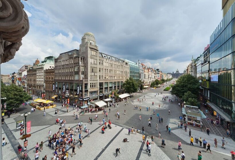 استودیو اجرایی, Prague Inn